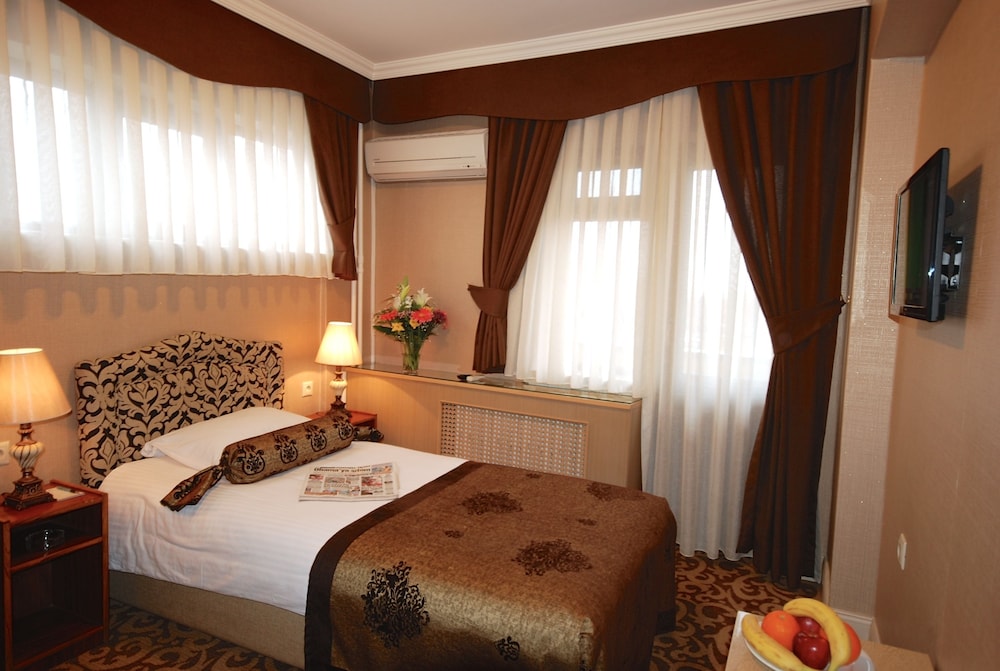 Hotel Mithat 28/60