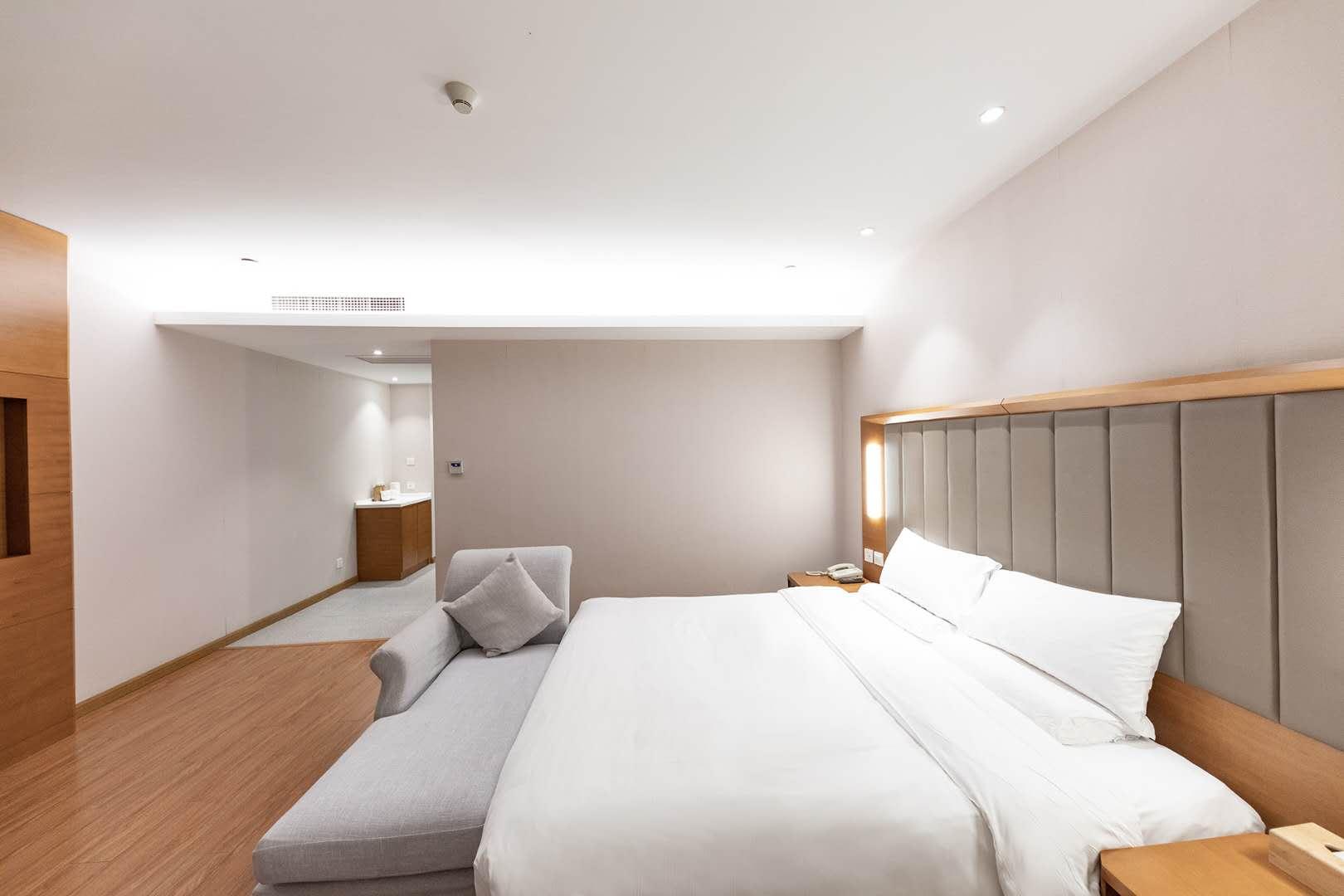 Ji Hotel (Shanghai Jiayi Road subway station) 13/36