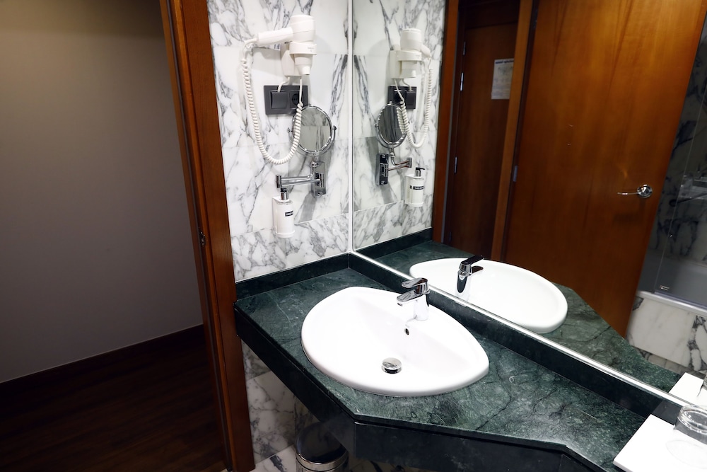Travelodge Madrid Coslada Aeropuerto 58/60
