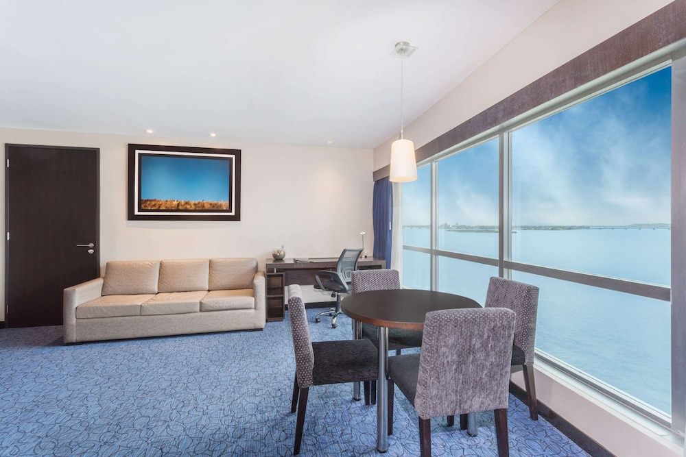Wyndham Guayaquil Puerto Santa Ana 44/63