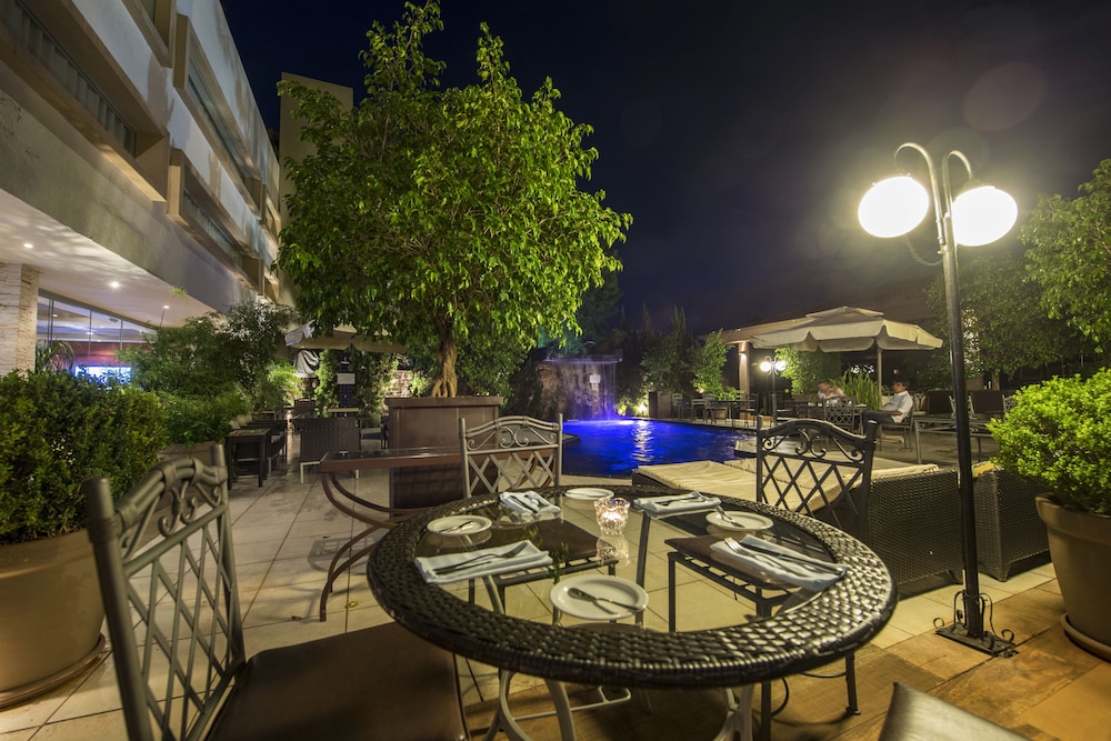 LAS VENTANAS SUITES HOTEL 27/30