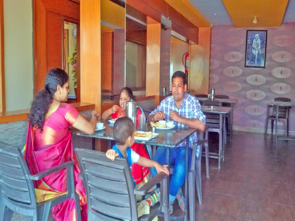 Hotel Sai Kamal 46/57
