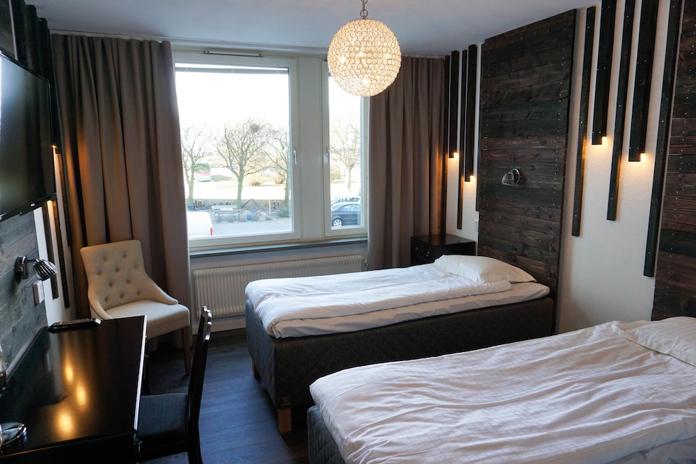Strand Hotell 16/50