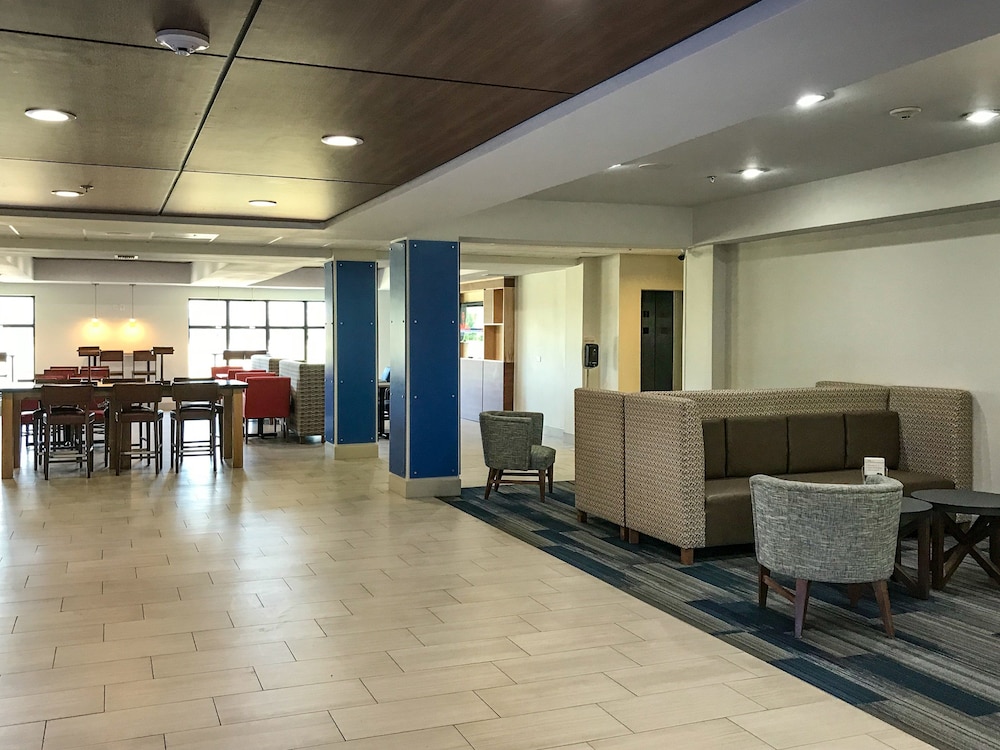 Holiday Inn Express Hotel And Suites Lubbock West 8/57