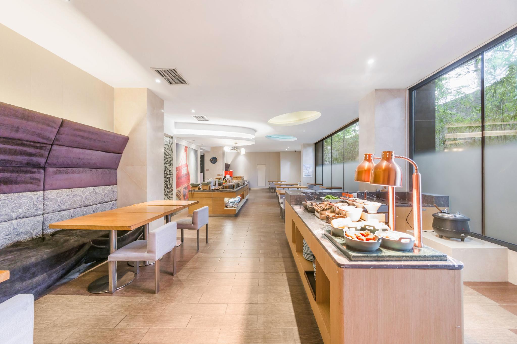 Orange Hotel Jing An 31/37