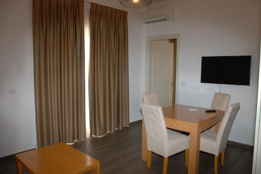 Sunrise Luxury Apartment 39/50