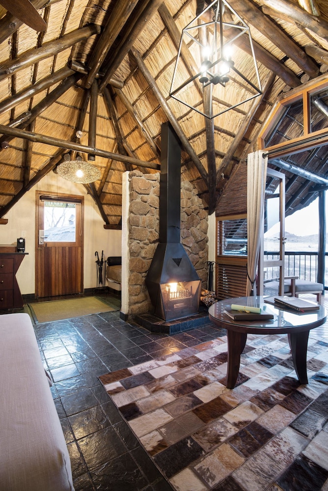 TSHUKUDU BUSH LODGE 15/49