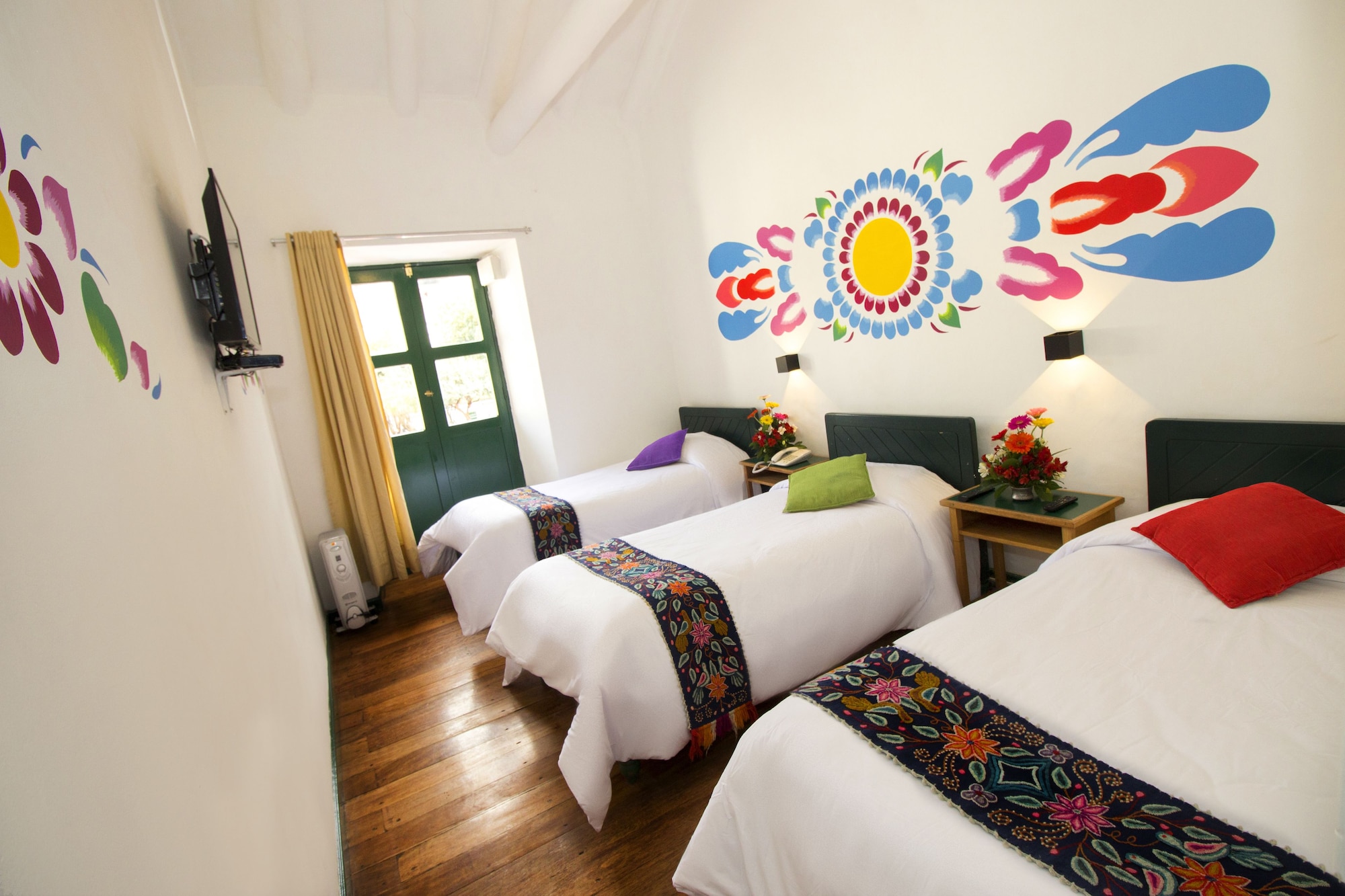 Room, Triple, Double and Twin Beds, Cusco Plaza Nazarenas 4/10