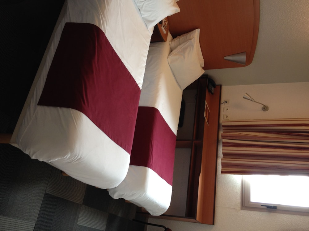 Kyriad Direct Orleans Nord - Cap Saran 18/50