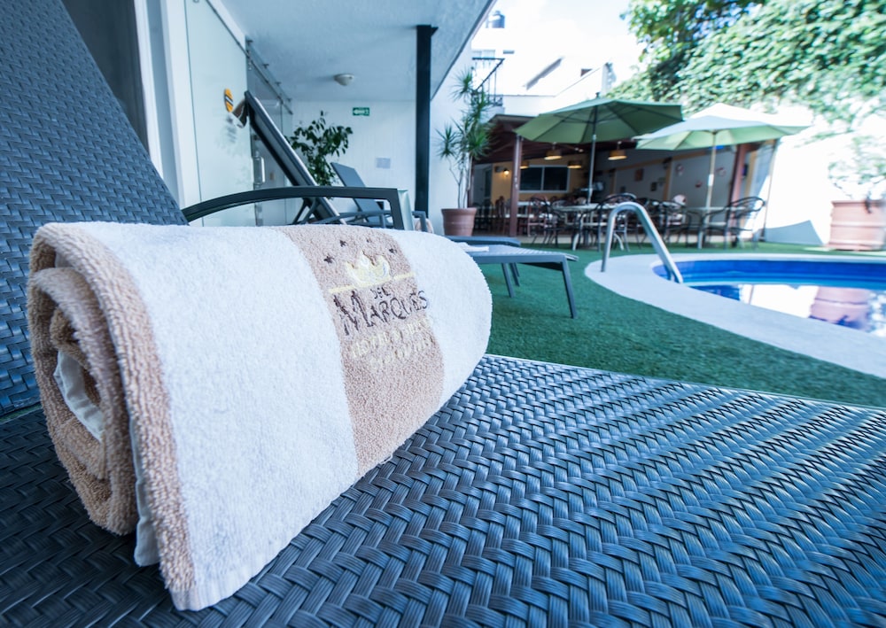 DEL MARQUES HOTEL AND SUITES 50/53
