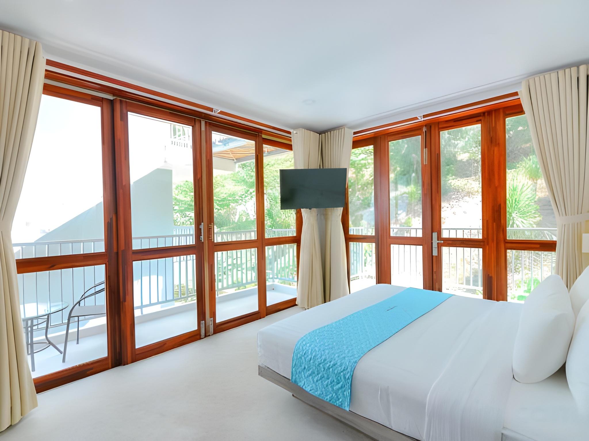 Deluxe, Garden View