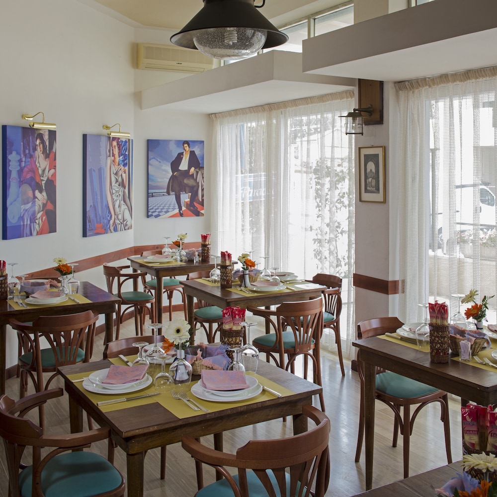 Hotel Paradiso 35/50
