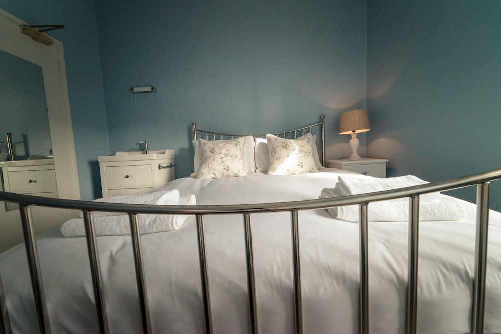 Anabelles Guest House 30/46