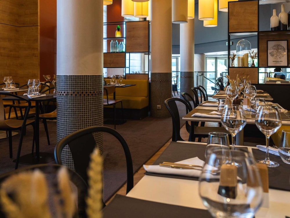 NOVOTEL CHATEAU DE VERSAILLES 50/72