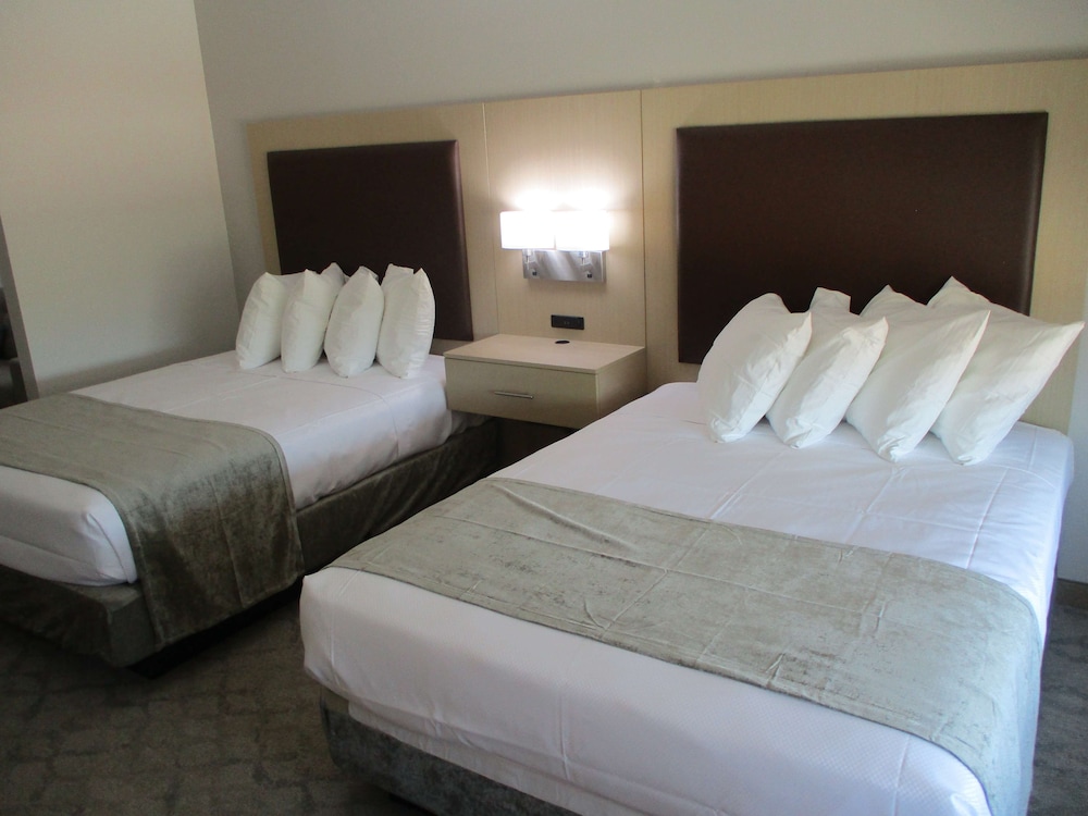 Standard, 2 Queen Beds
