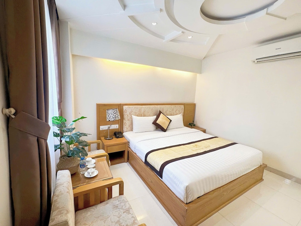 DELUXE, DOUBLE BED