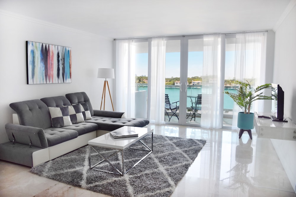 Seacoast Suites Hotel 45/75
