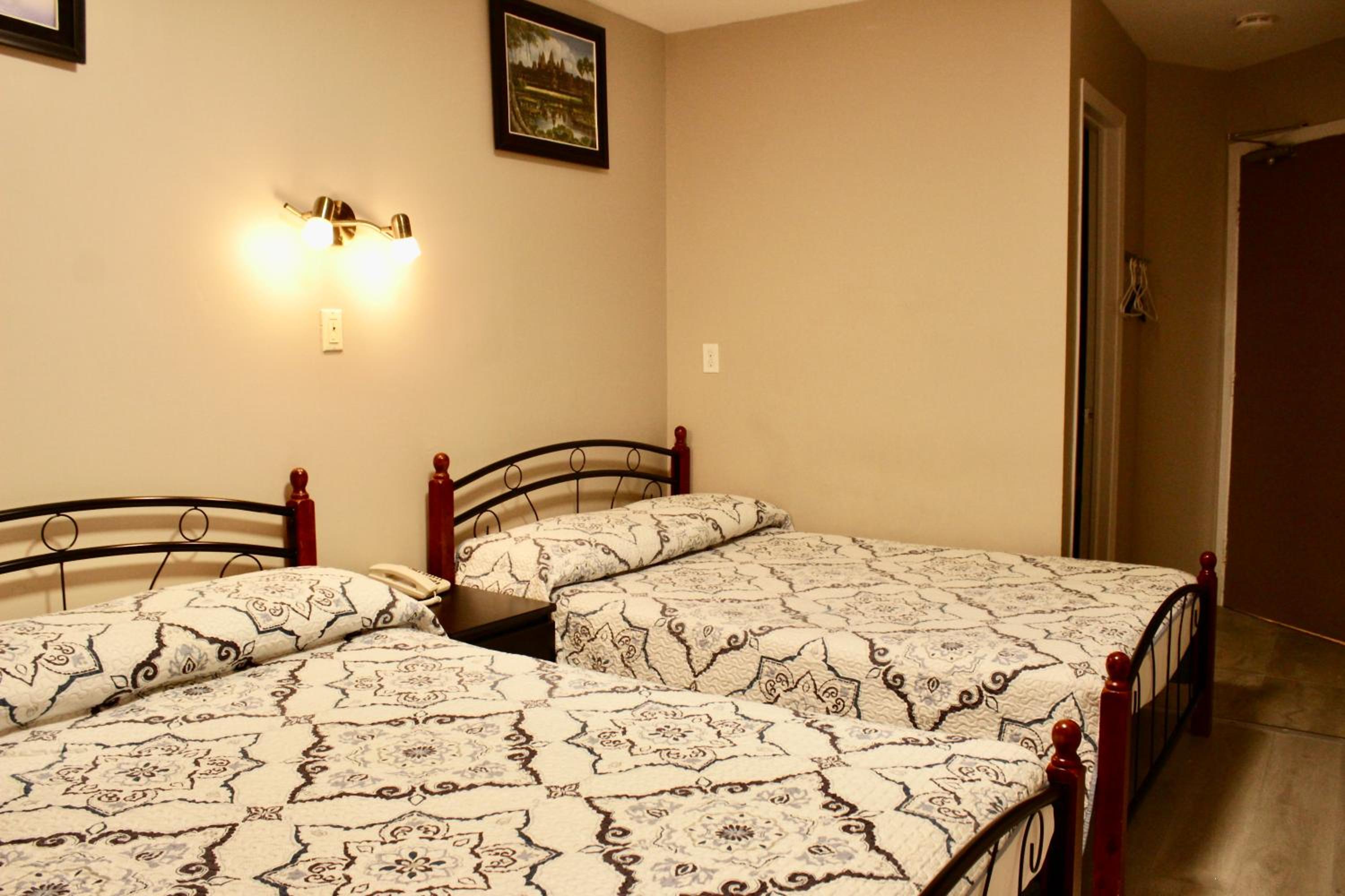 Hotel Victor 9/33
