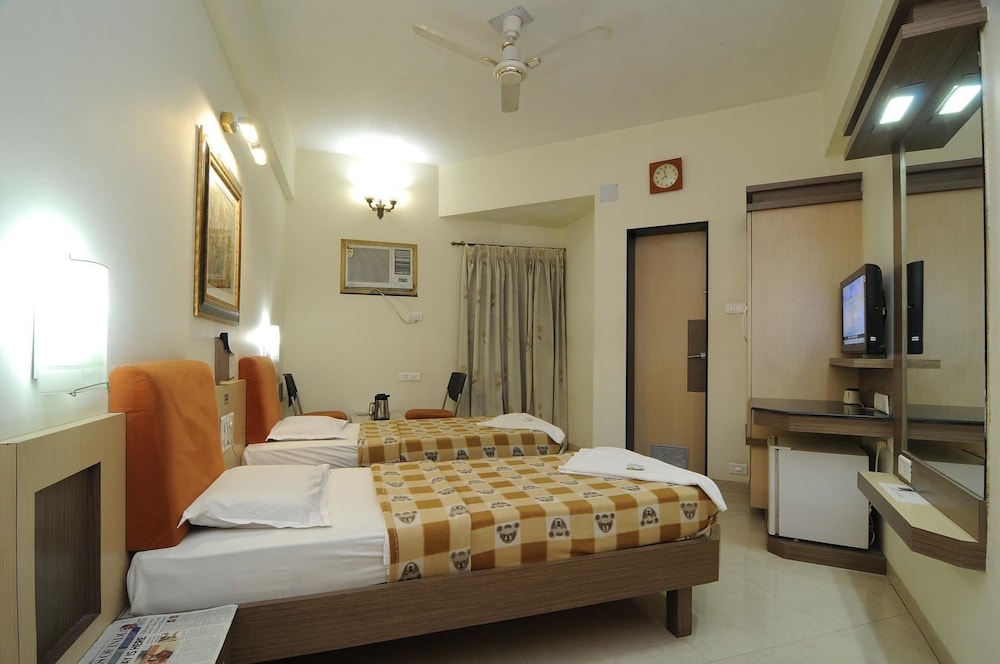 Hotel Panchavati Elite Inn 2/18