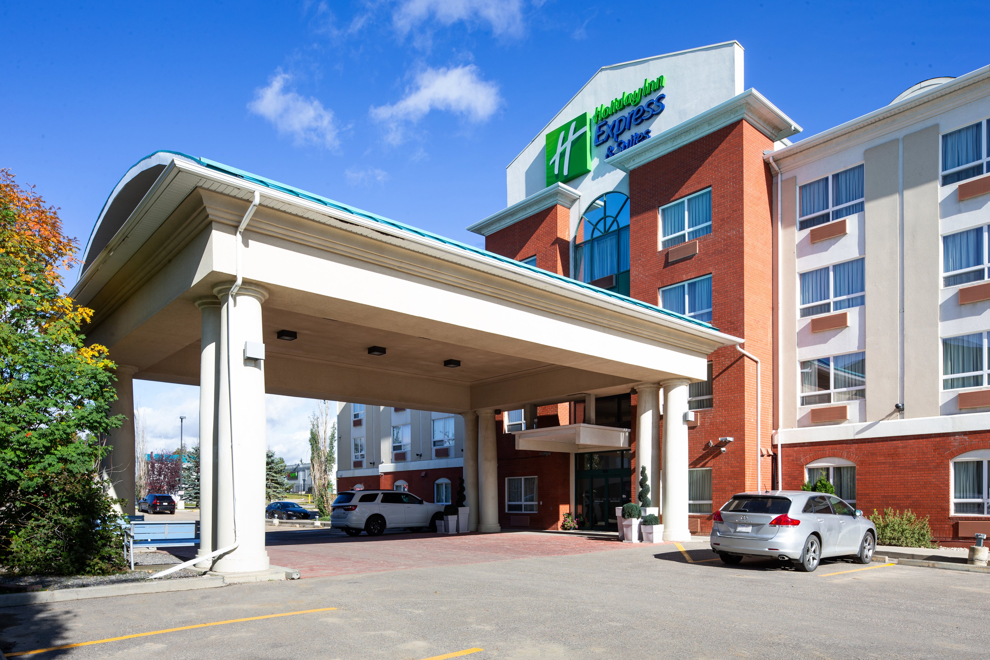 Holiday Inn Express Hotel Suites Edson 44/50