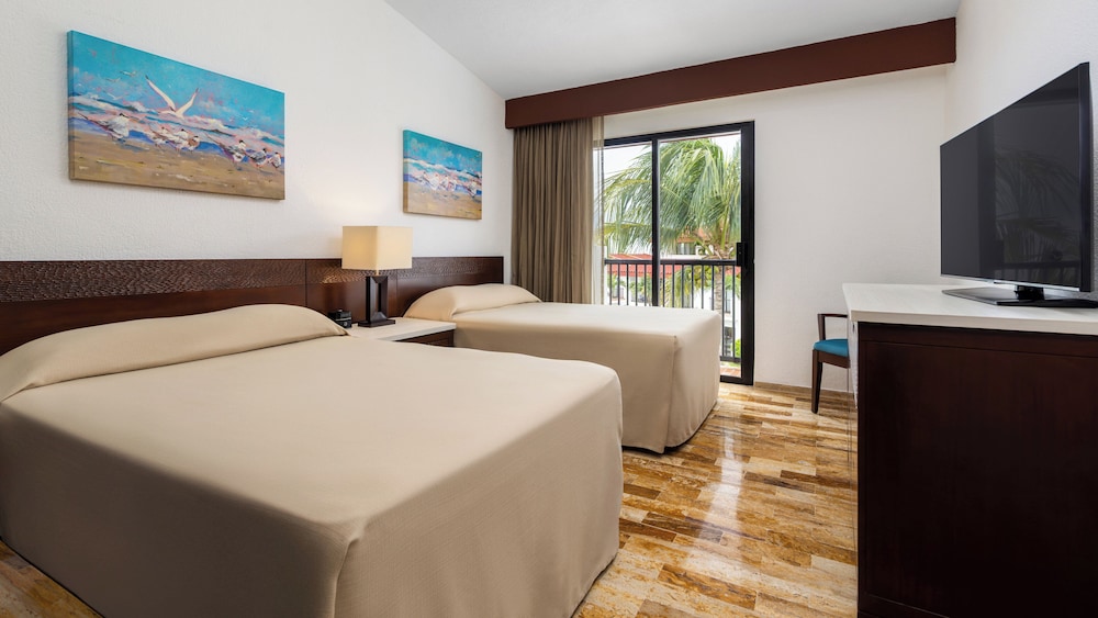 Standard, King and Twin Beds, Murphy Bed