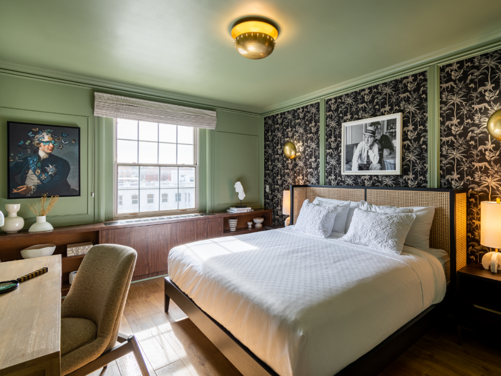 Boutique, King Bed