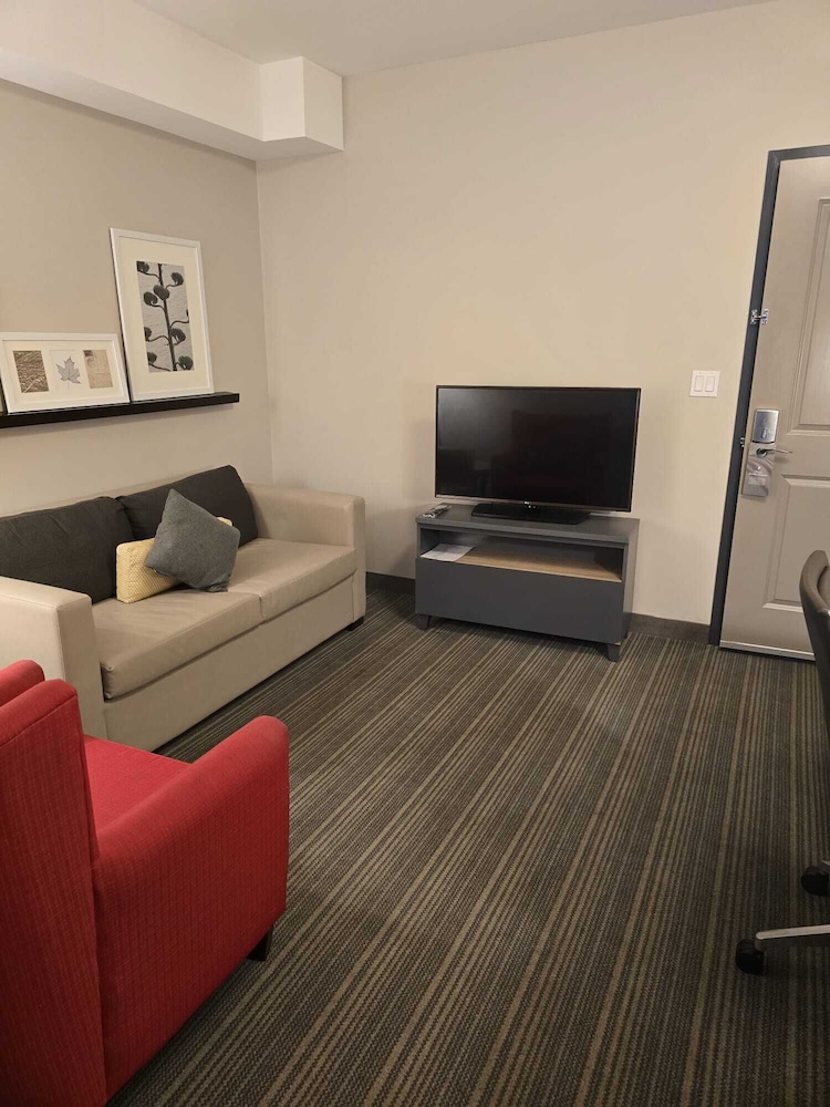 Country Inn and Suites By Radisson Belleville ON 30/49
