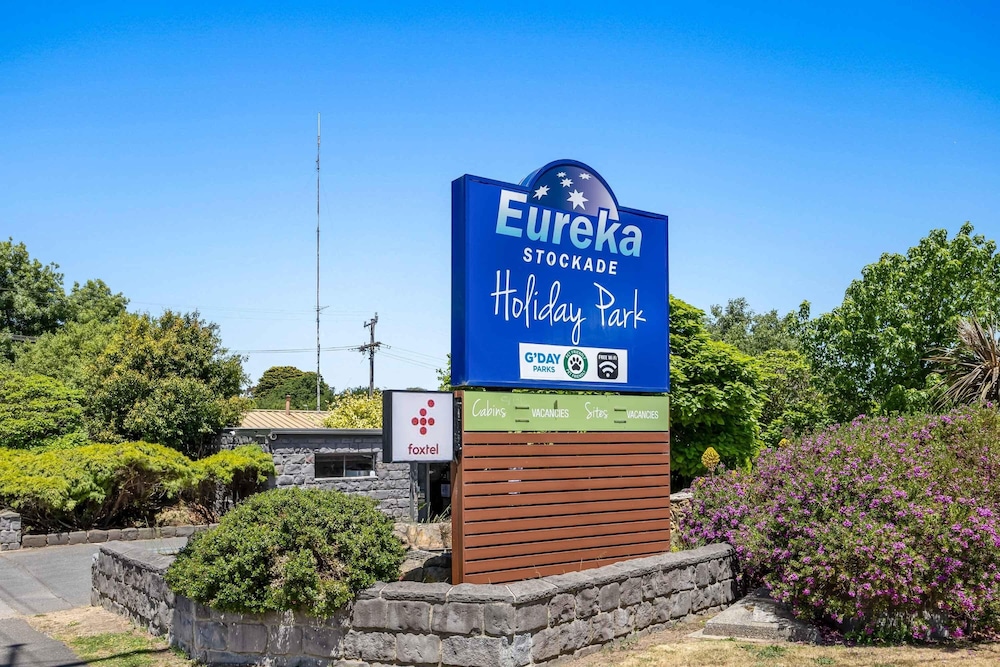 EUREKA STOCKADE HOLIDAY PARK 7/80