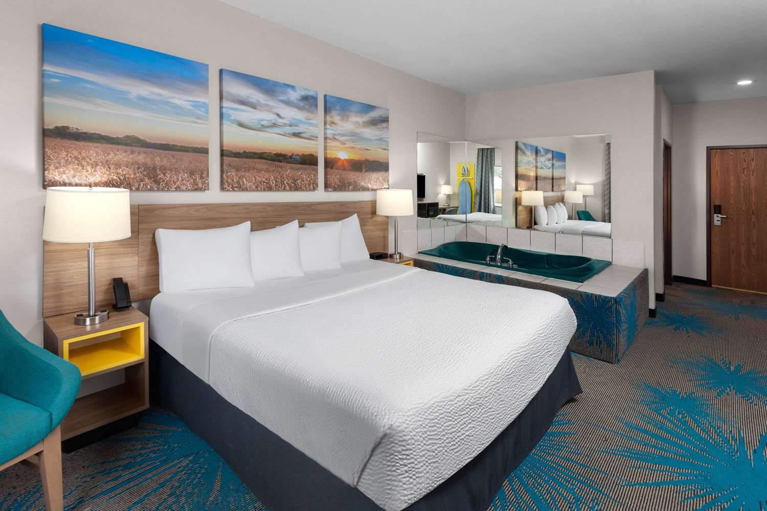 Days Inn & Suites by Wyndham Morris/I-80 7/18
