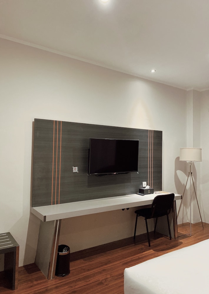 Paradise Hotel Tarakan 58/65