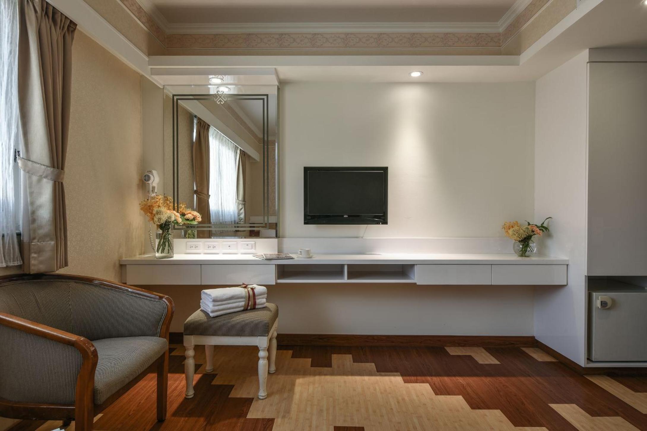 Room, Double or Twin Bed