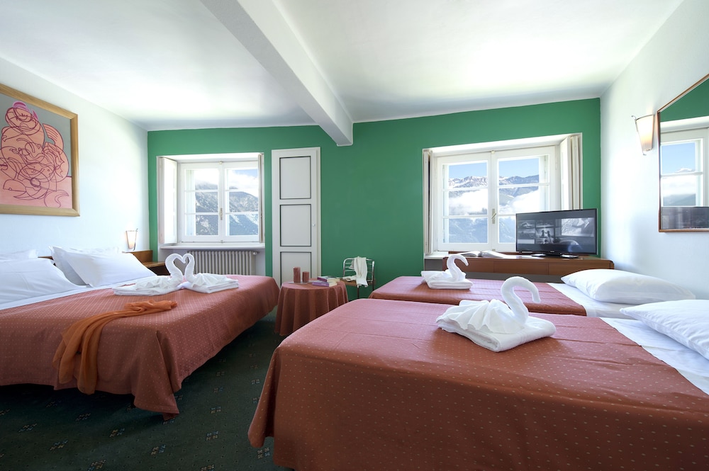 غرفة ثلاثية، Hotel La Torre 8/10