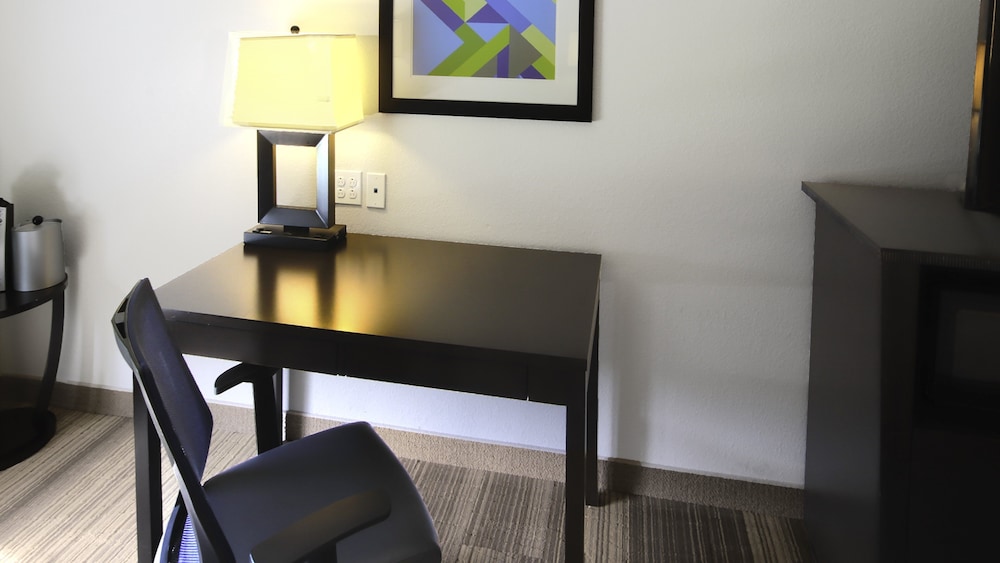 Holiday Inn Express And Suites Ironton 61/76