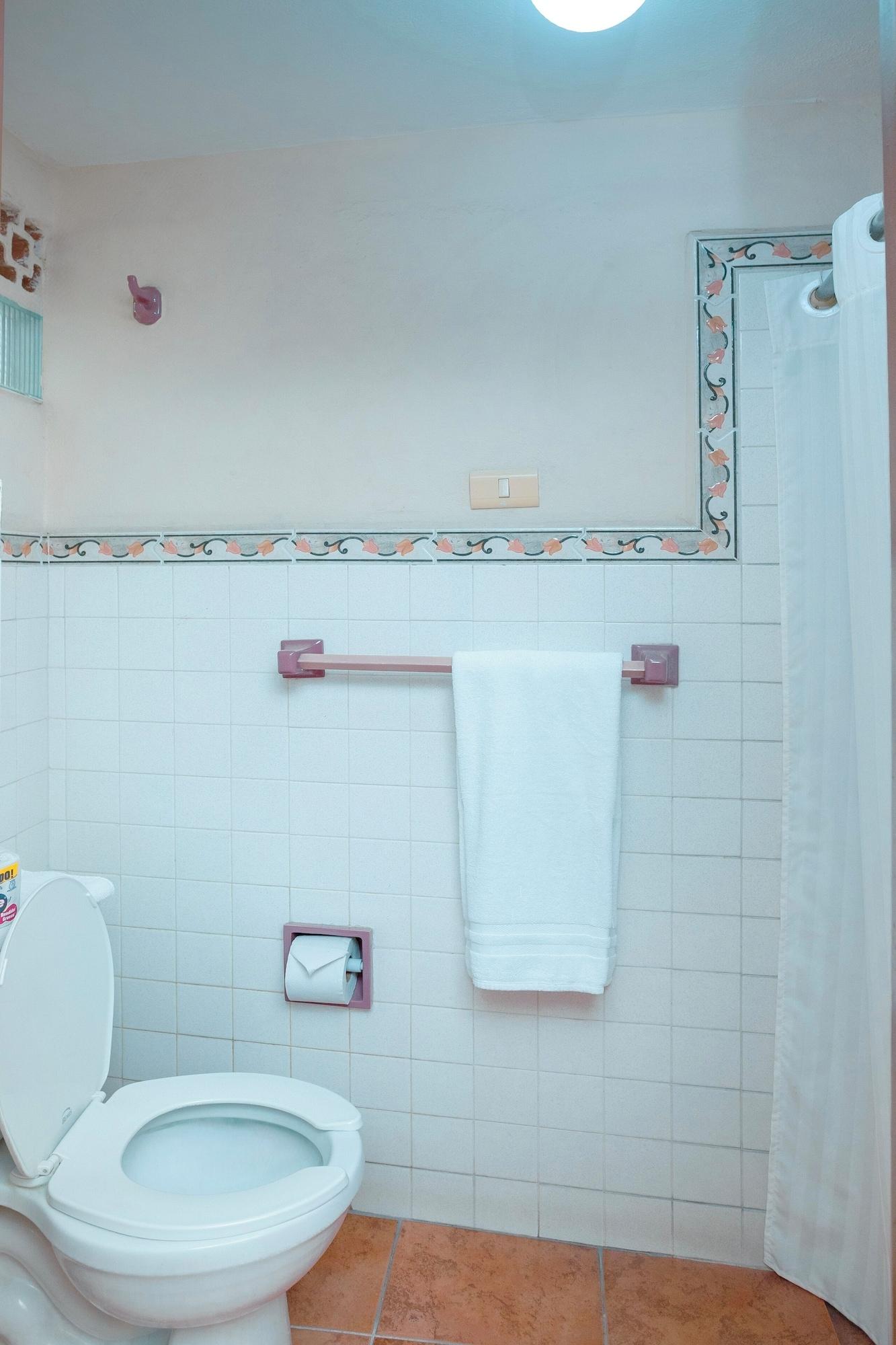 غرفة أساسية، Hotel Suites Kino 3/3