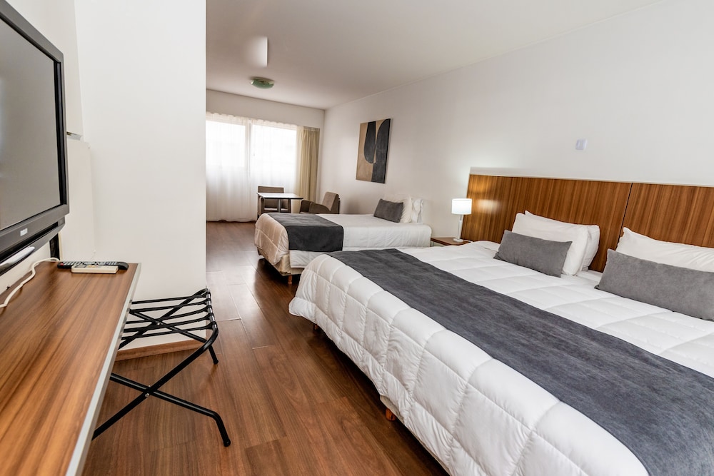 ROOM, TRIPLE
