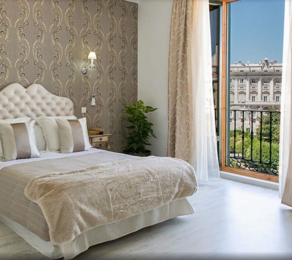 ROOM, DOUBLE BED, PANORAMIC VIEW