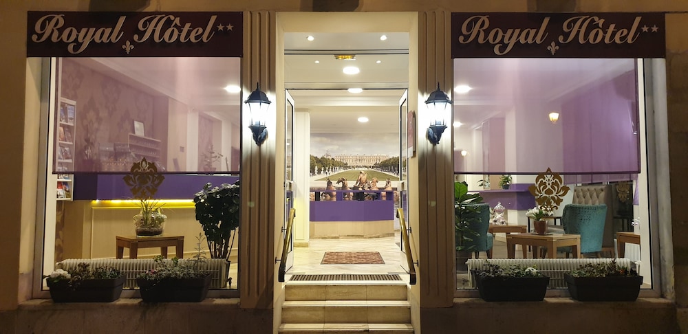 Royal Hotel 16/32