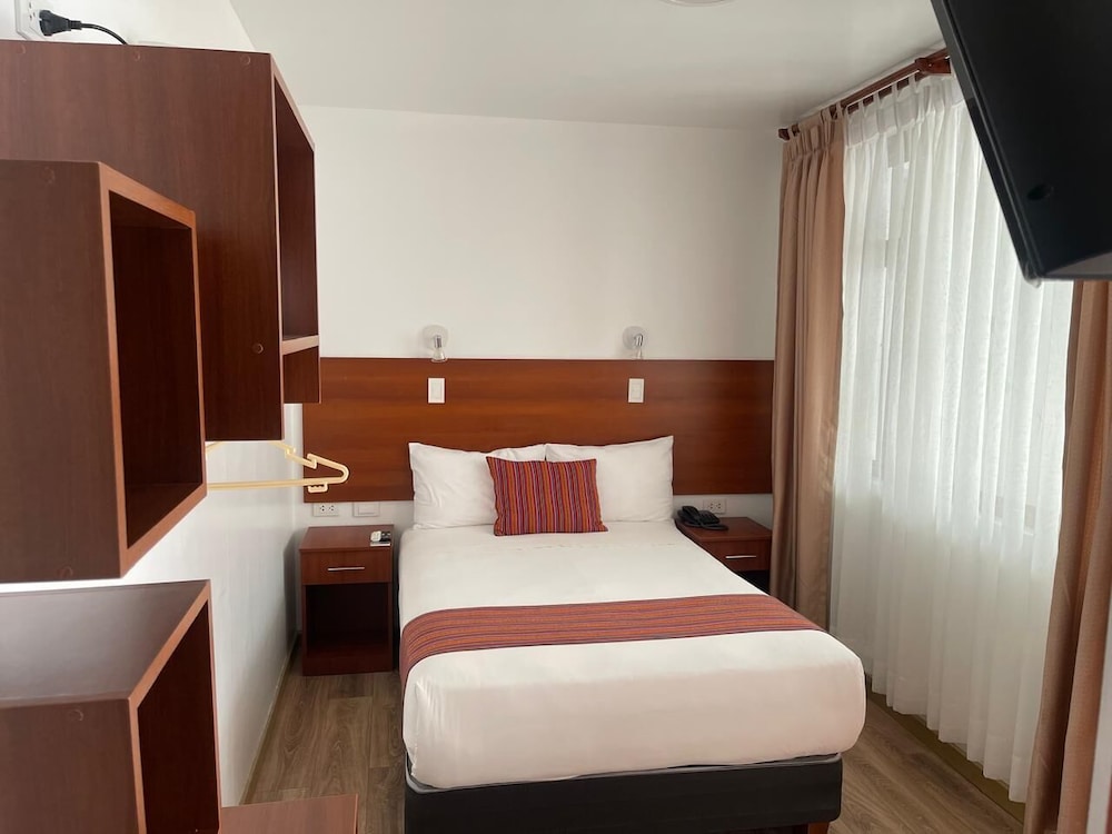 Hotel San Pedro Plaza 36/65