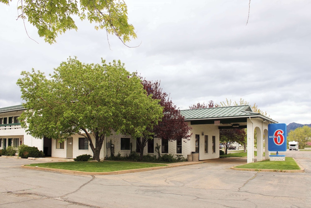 Motel6 Ogden, UT - 21st Street 7/24