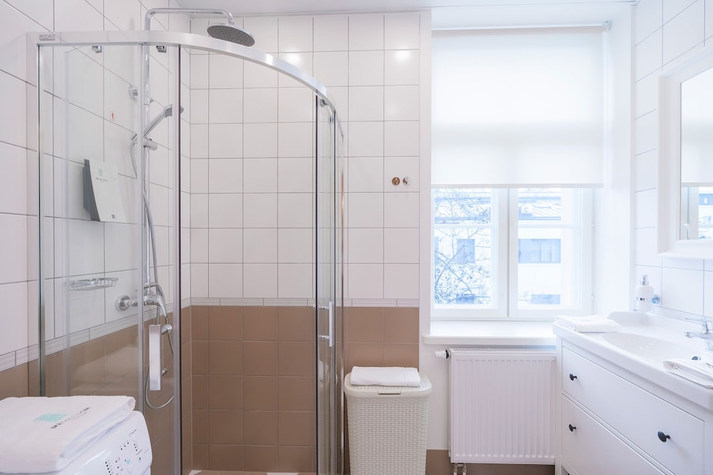 DUPLEX, SUITE