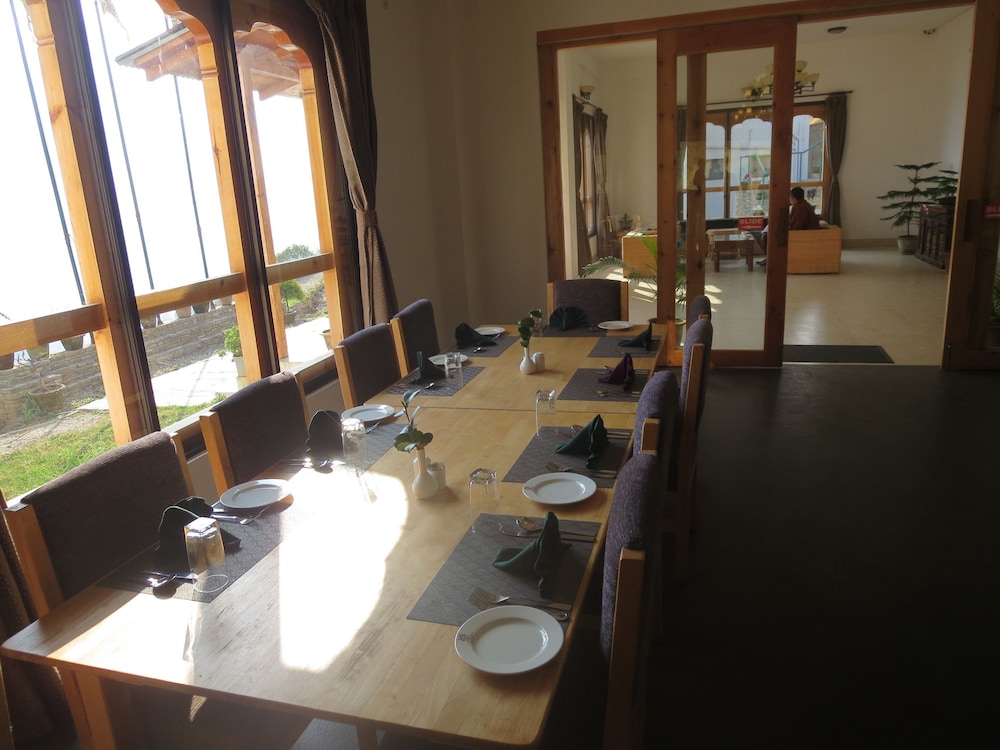 ZHINGKHAM RESORT 23/30