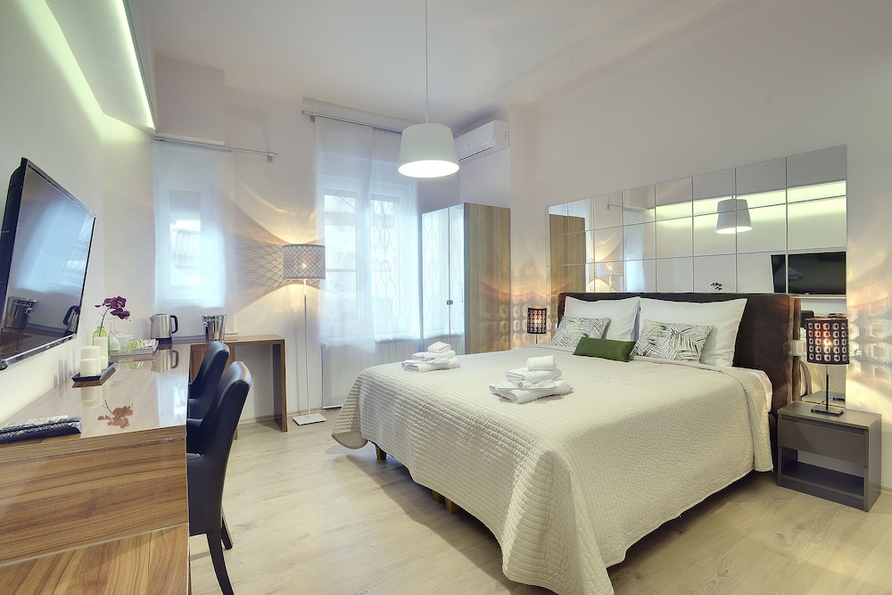 D&A Center Apartments 3/43