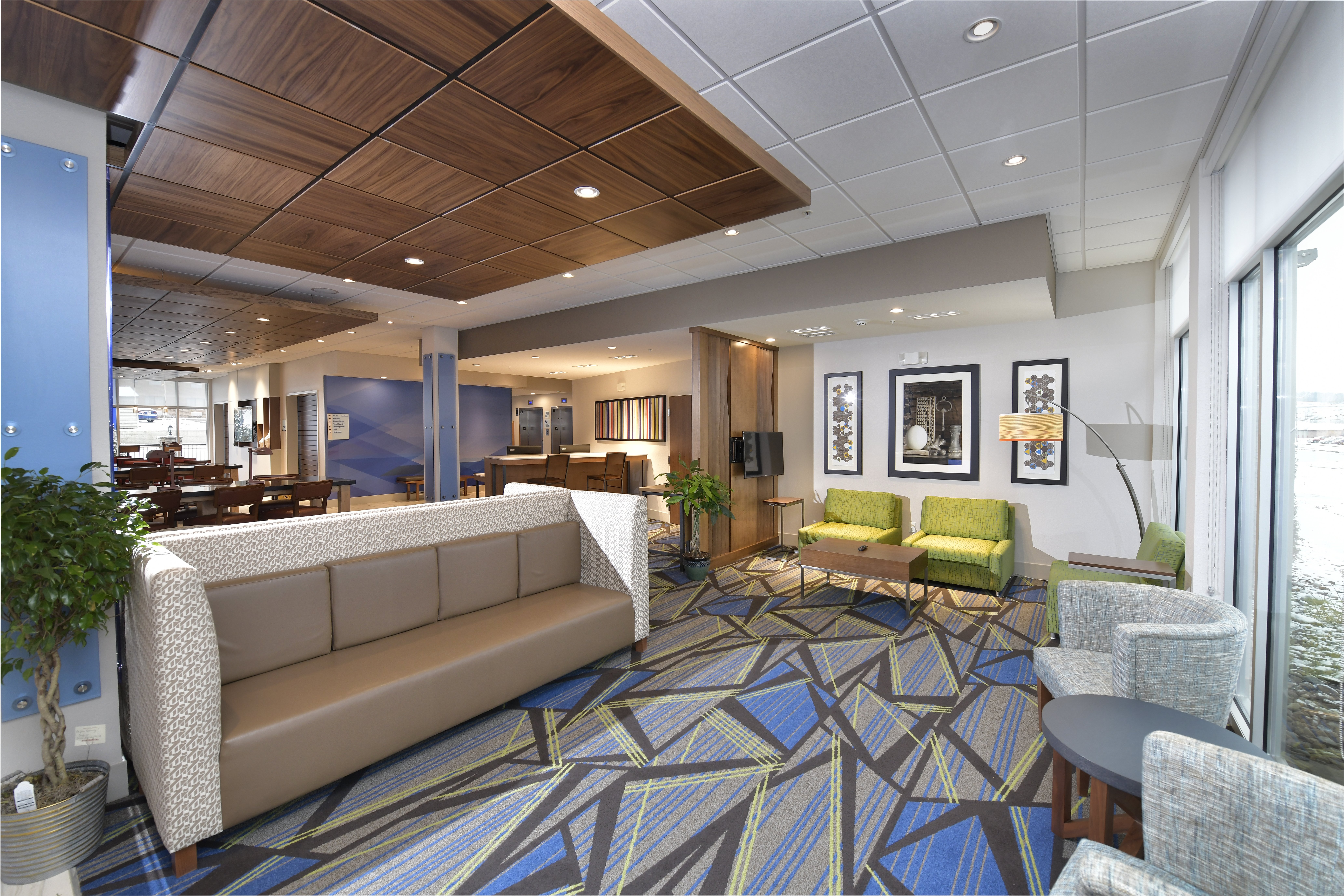 Holiday Inn Express Suites Millersburg 7/52