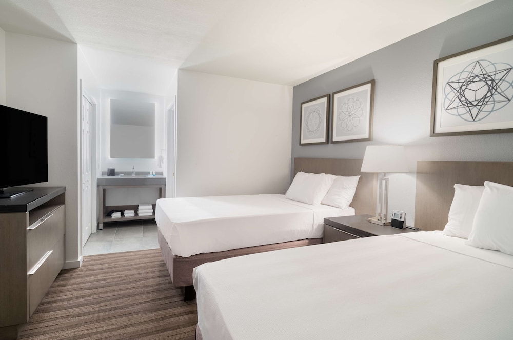 HYATT house White Plains 19/74