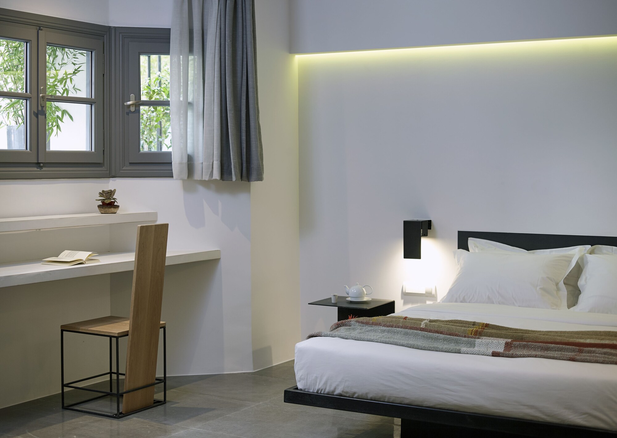 Suite, Courtyard View
