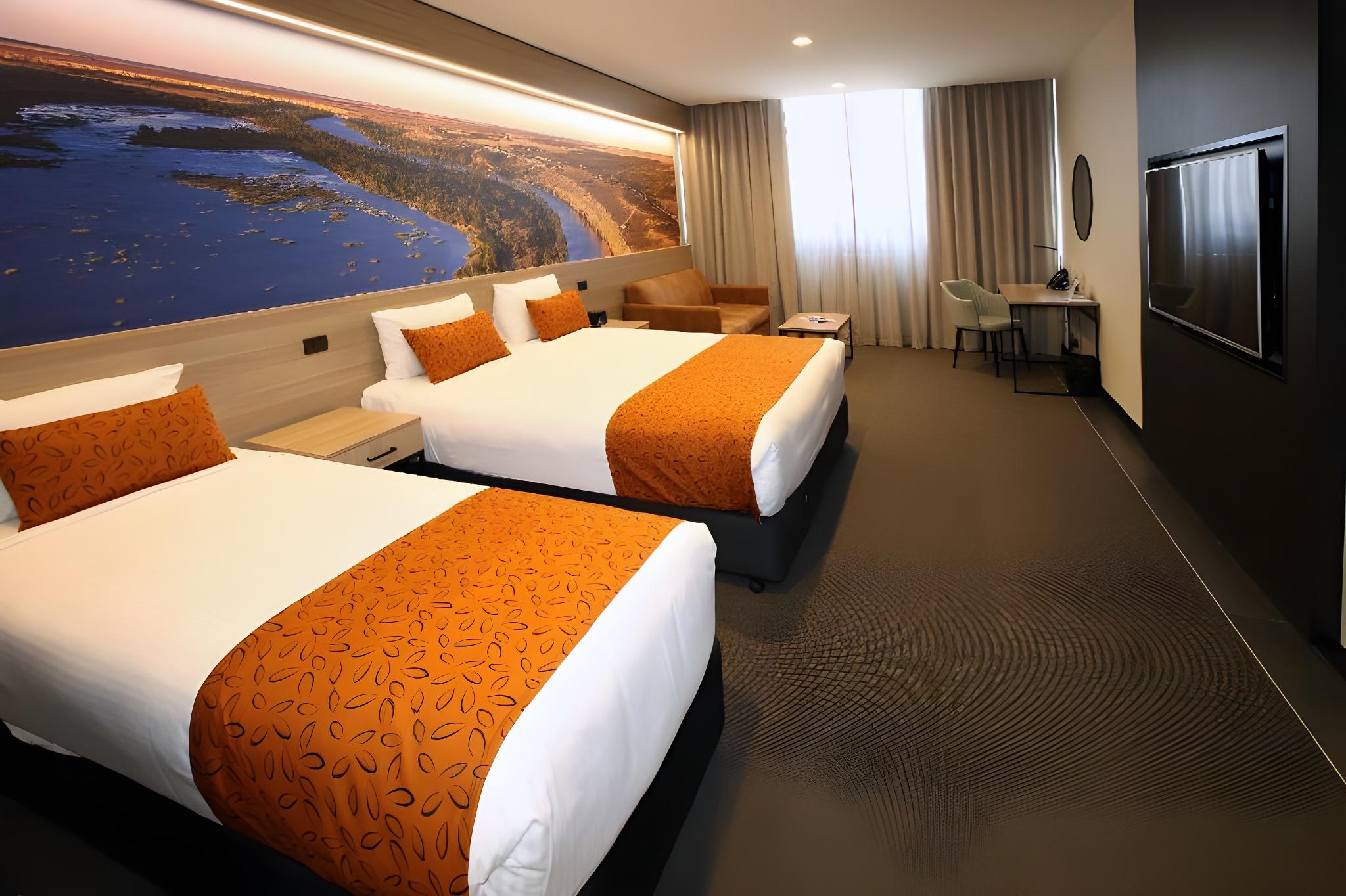 City, Suite, Triple