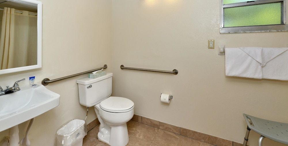 Americas Best Value Inn Bradenton Sarasota 17/27