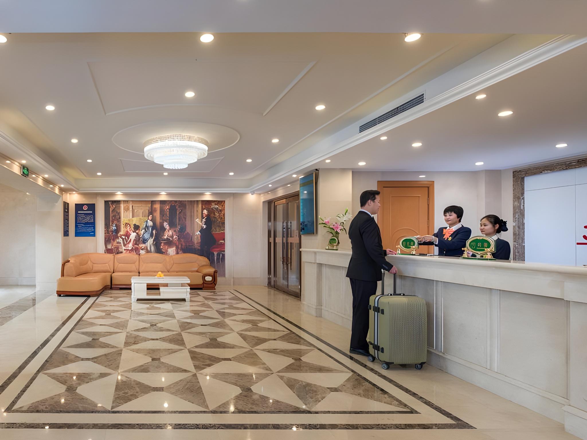Vienna Hotel (Beijing Wanda West, Bajiao Amusement Park Metro Station) 11/41