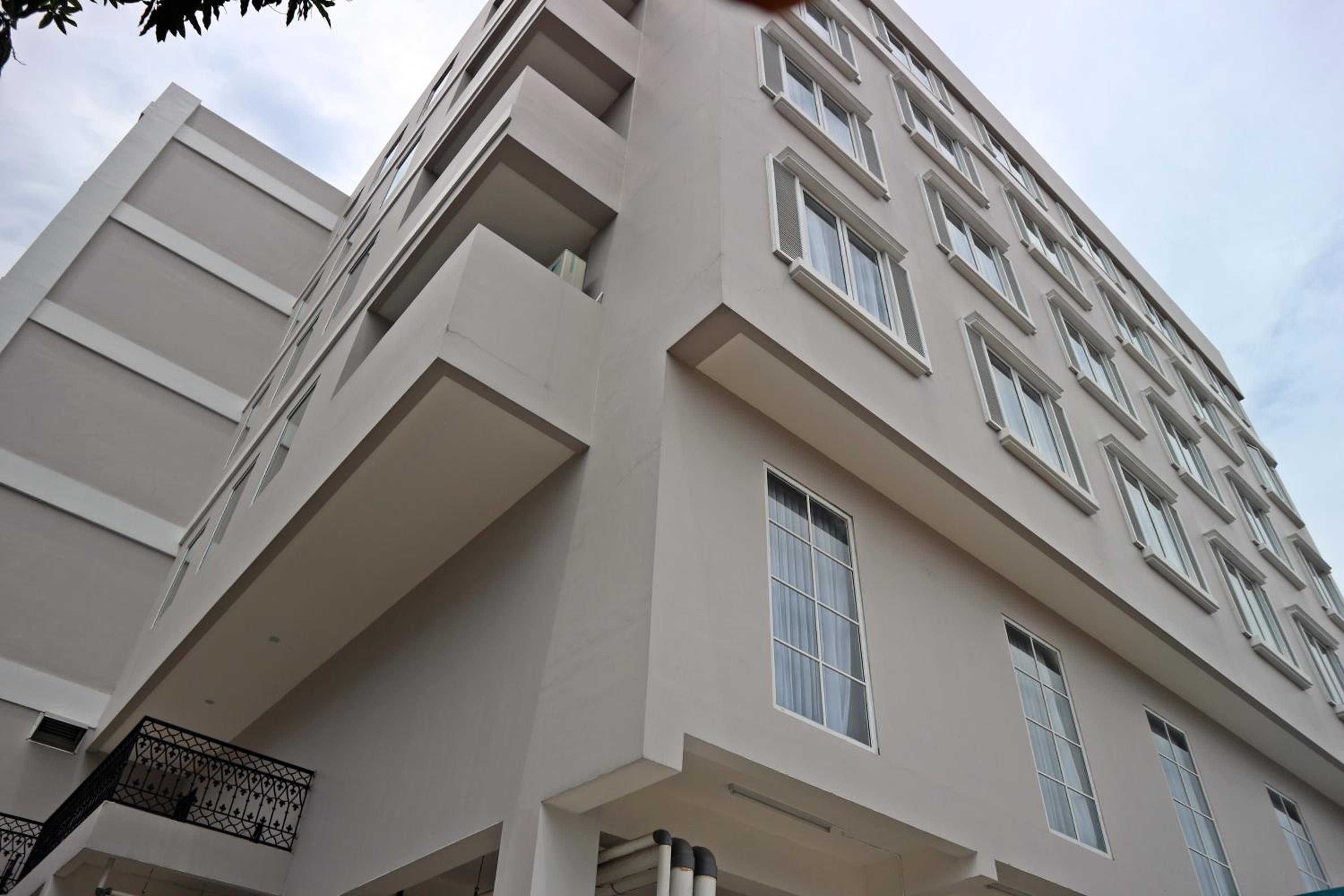 Hotel Shalva Jakarta 44/50