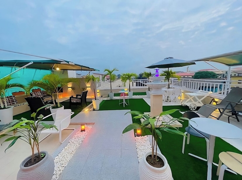 Adna Hotel 39/50